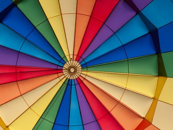 nguyen tac phoi mau quan ao tao ra ca tinh thoi trang nam phu hop voi lan da.3