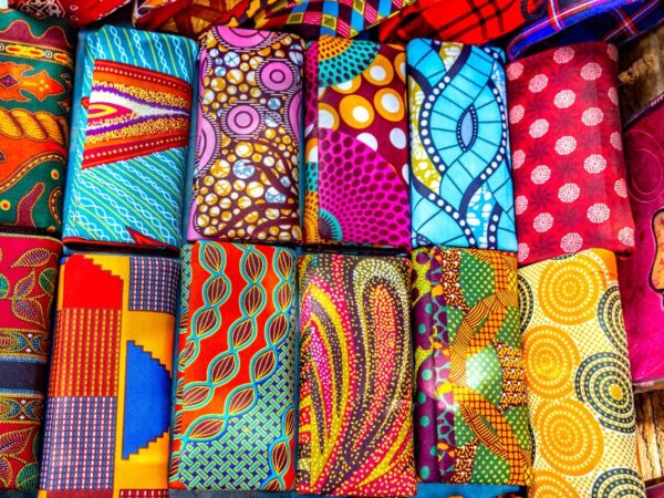 nguyen tac phoi mau quan ao tao ra ca tinh thoi trang nam phu hop voi lan da.2