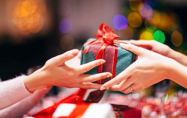 xx qua tang me chong nao cung thich nang dau khon 10