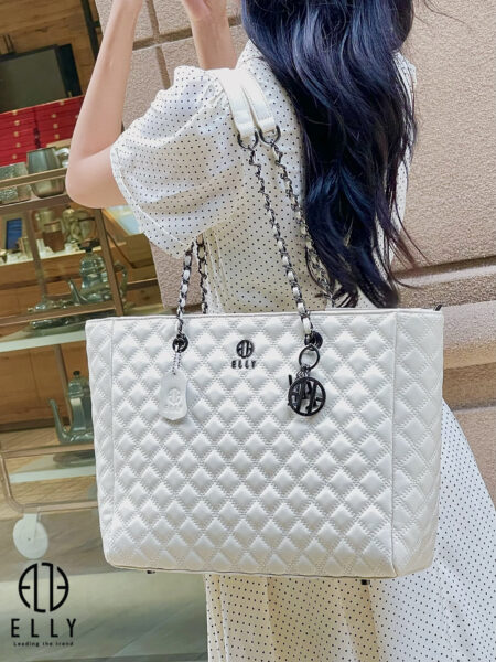 Túi xách cho chuyến du lịch châu Âu: Chuẩn gu Parisian